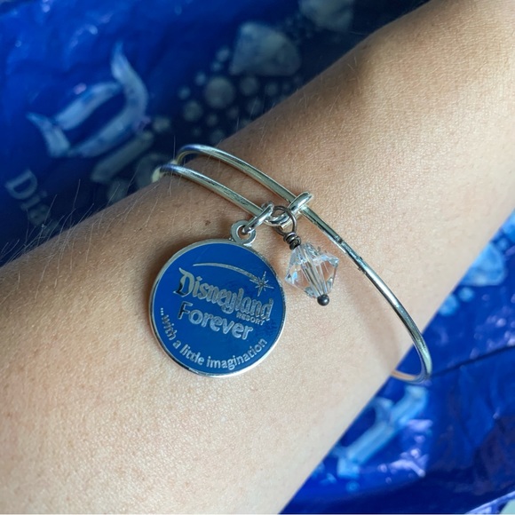 NWT Alex and Ani Disney Disneyland Forever Charm Bangle - Picture 4 of 5
